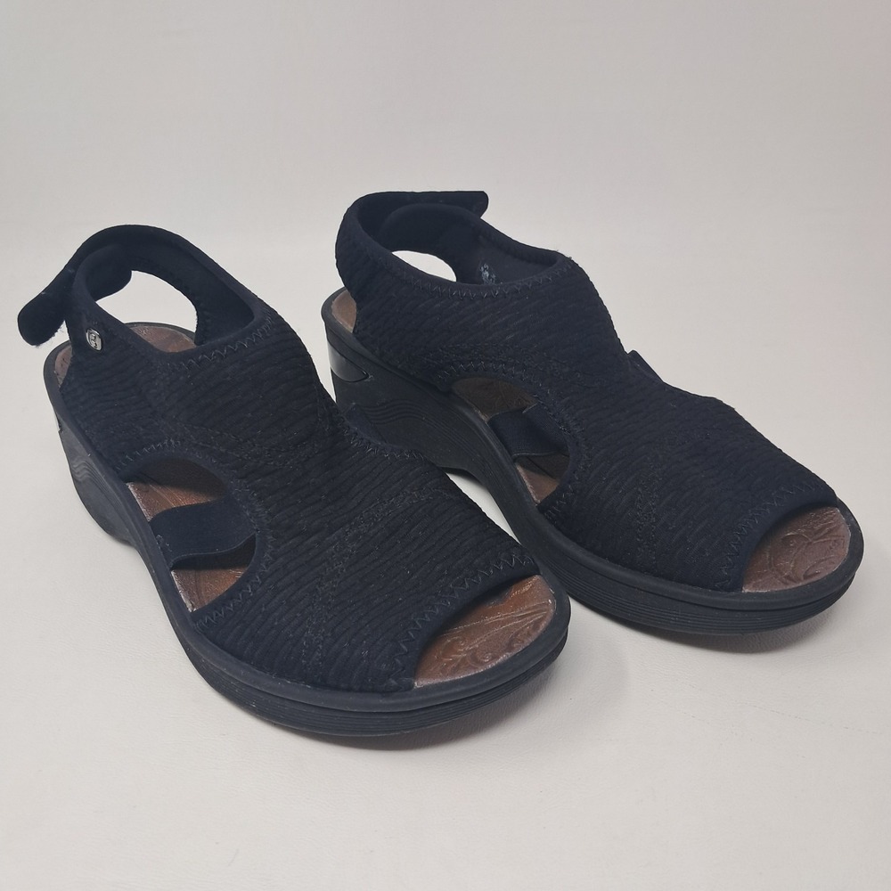 Bzees Dream Black Stretch Wedge Sandals Womens 6.5M Comfort Washable Shoes Sling